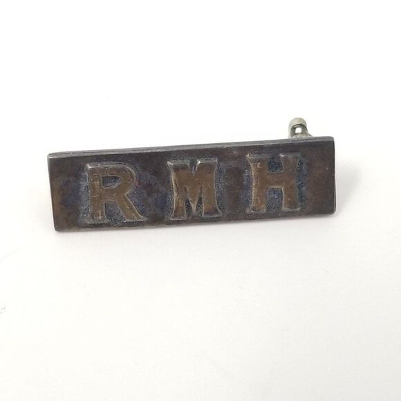 Vintage R.M.H. Silver Tone Bar Brooch Lapel Pin, Small, Military Style, Estate - Picture 5 of 5